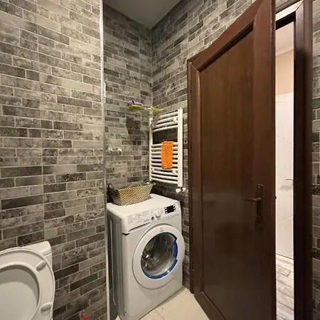 Great Two Bedroom Apartment In Central Batumi Exterior photo