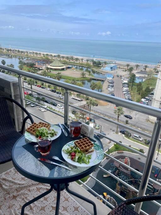 Apartament Great Two Bedroom In Batumi